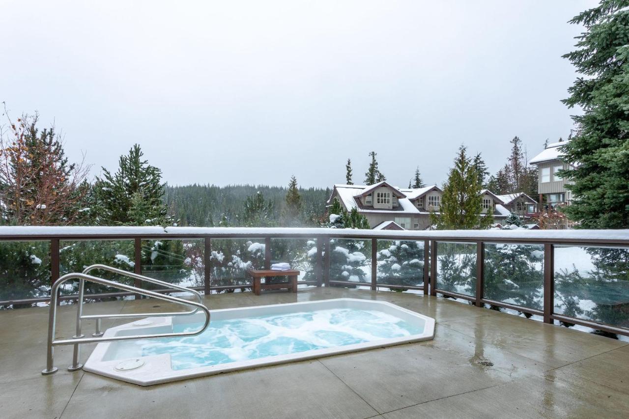 Blackcomb Greens 20 | Stylish Townhome With Parking, Shared Hot Tub, Village Shuttle, Views Holiday home