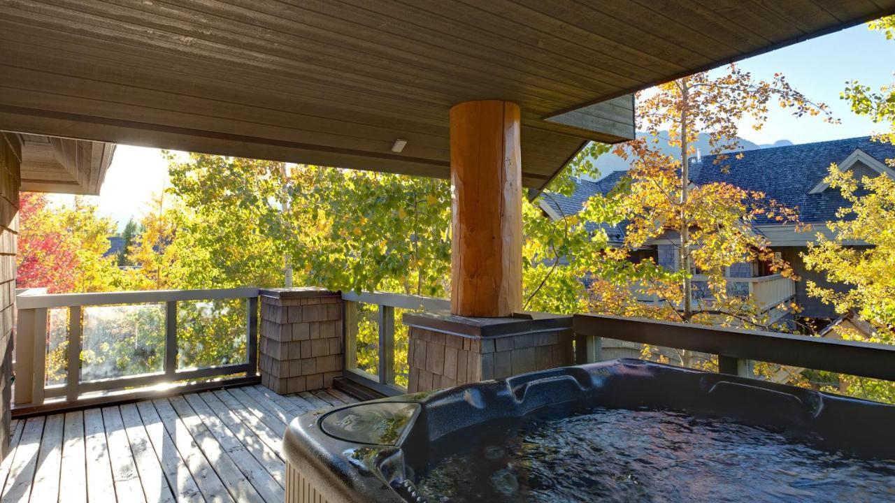 Goldenwood 8336 | Family-sized Townhome With Private Hot Tub, Secure Parking & Golf Course Views Holiday home *