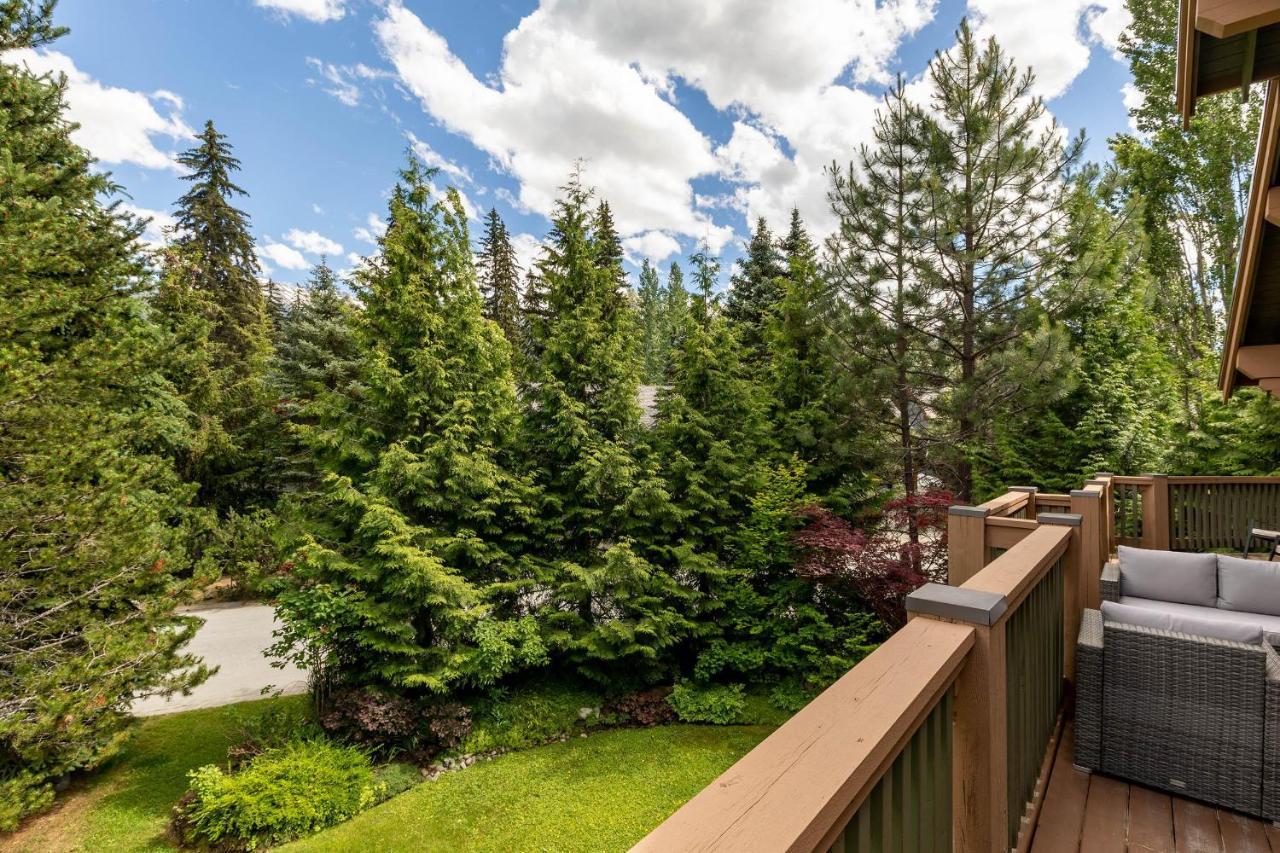 Holiday home Meadow | Large Family-friendly Chalet, Mountain Views, Fireplace, Hot Tub