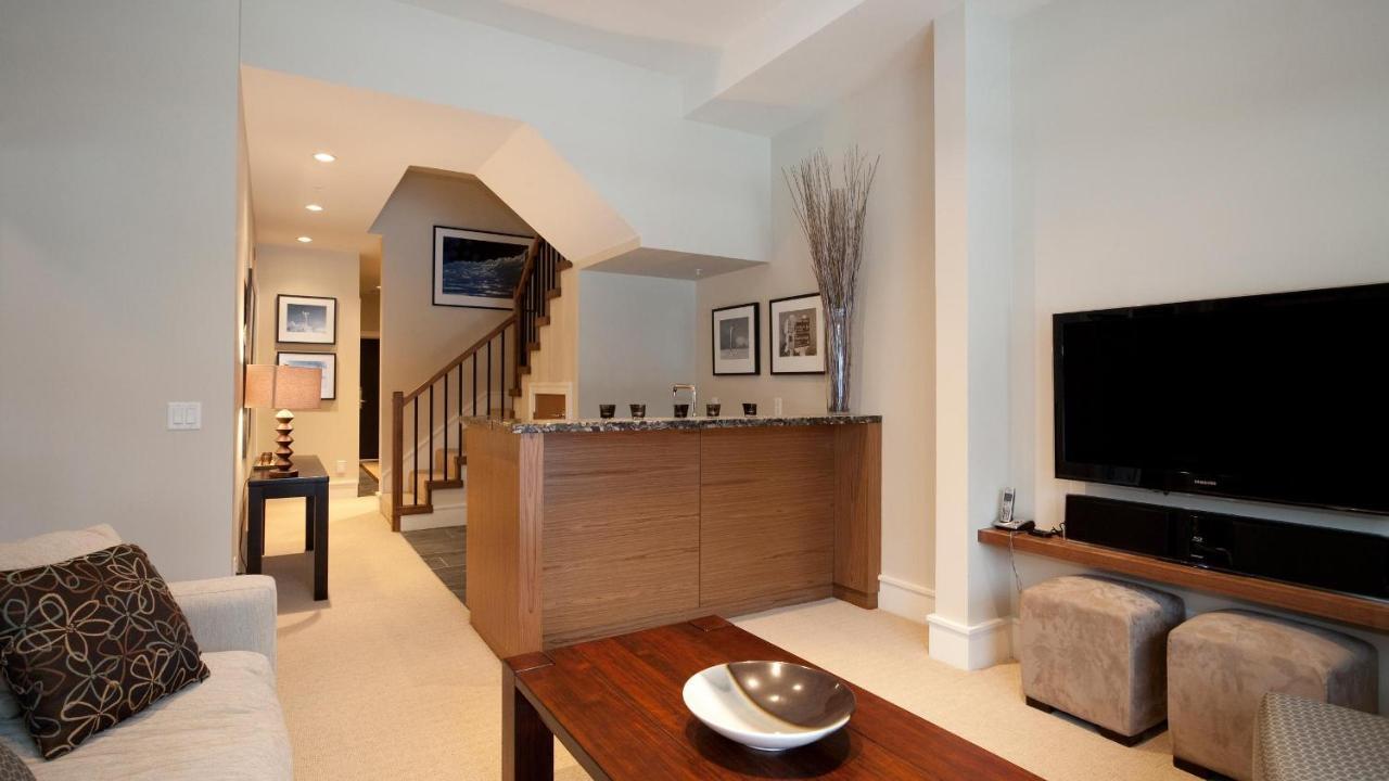 Fitzsimmons Walk 24 | Luxurious Townhome With Mountain Views, Hot Tub & Garage * Whistler