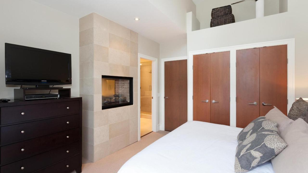 Fitzsimmons Walk 24 | Luxurious Townhome With Mountain Views, Hot Tub & Garage Whistler