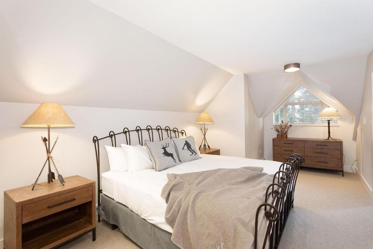 Gleneagle 1 | Townhome, 700m To Skiing, Near Free Village Shuttle, Fireplace, Secure Parking Holiday home *