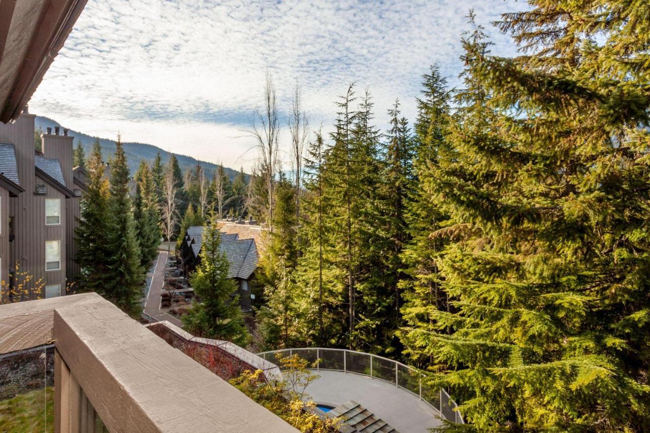 Holiday home Painted Cliff 25 | Family-sized Ski-in, Ski-out Townhome W/ Shared Hot Tub & Log Fire Whistler