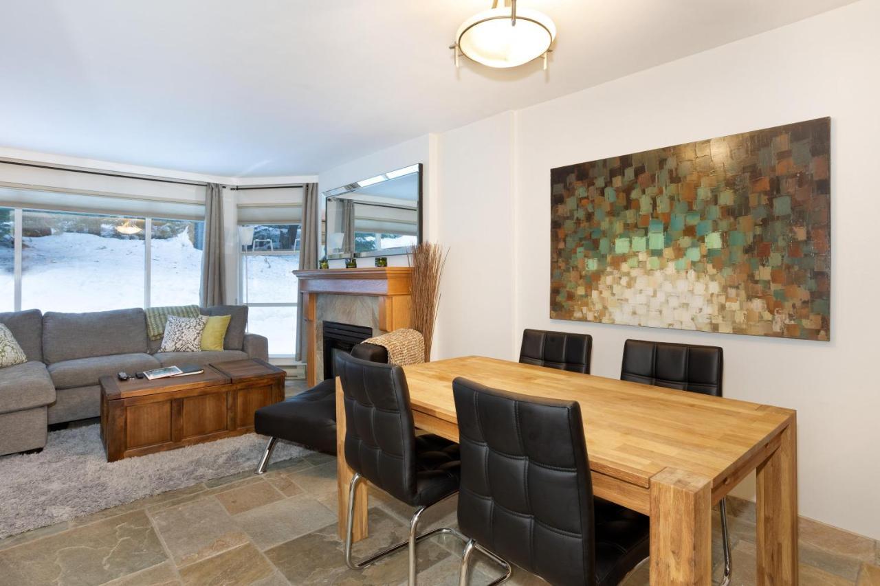 Woodrun 216 | Renovated Ski-in Ski-out W/ Free Parking, Pool, Hot Tub, & Gym Holiday home Whistler