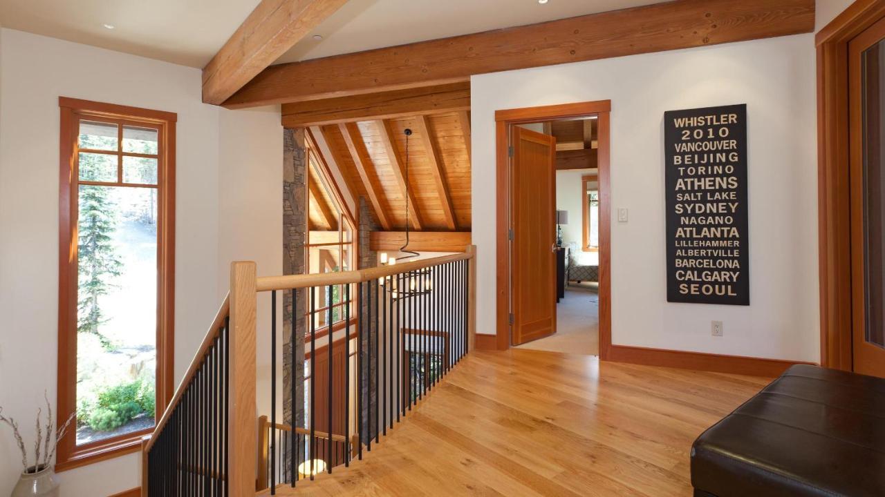 Kadenwood 2972 | Mountainside With Hot Tub, Views, Pool Table & Outdoor Fireplace Holiday home