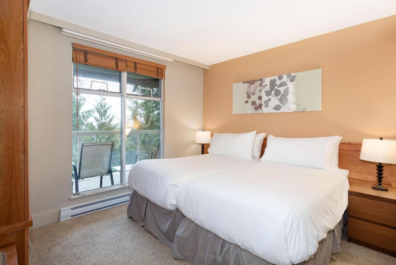 Woodrun 503 | Ski-in-ski-out, Upper Floor Views, Pool, Hot Tub, Gym Holiday home