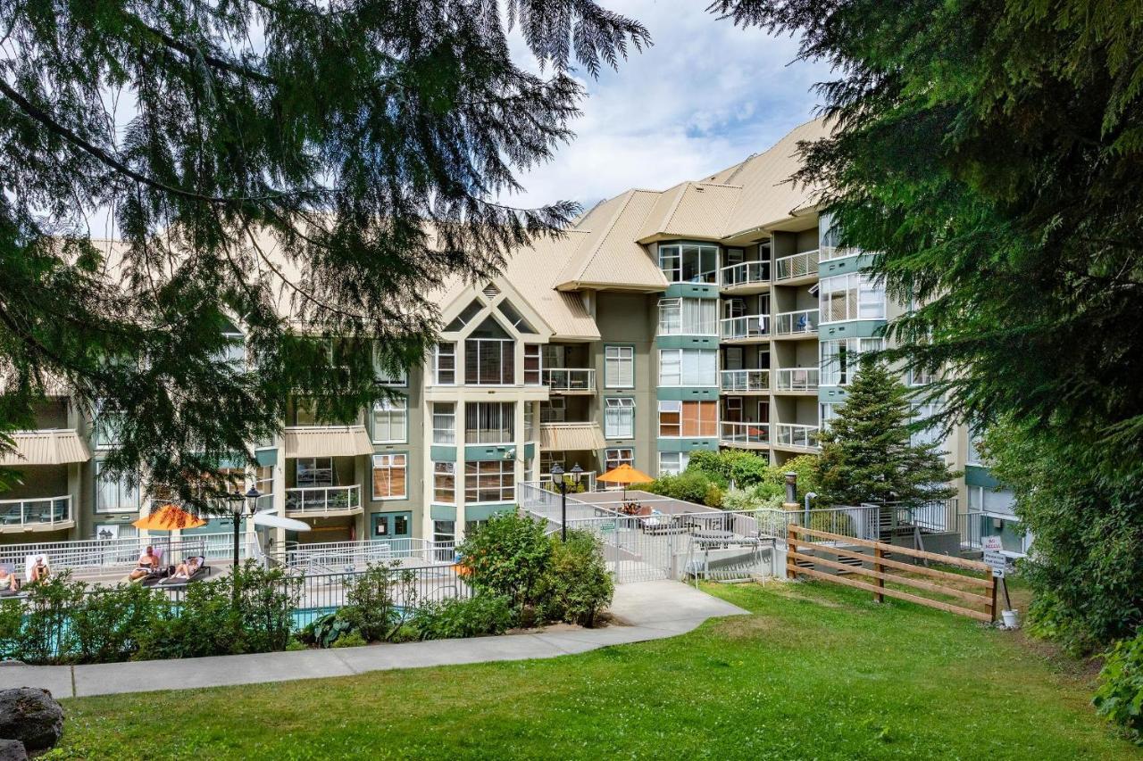 Holiday home Woodrun 307 | Sleek Slopeside Unit W/ Pool, Hot Tub, & Heated Floors