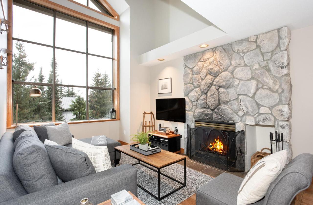 Holiday home Stoneridge 12 | Modern & Bright Townhome Close To Hill W/ Hot Tub & Parking *