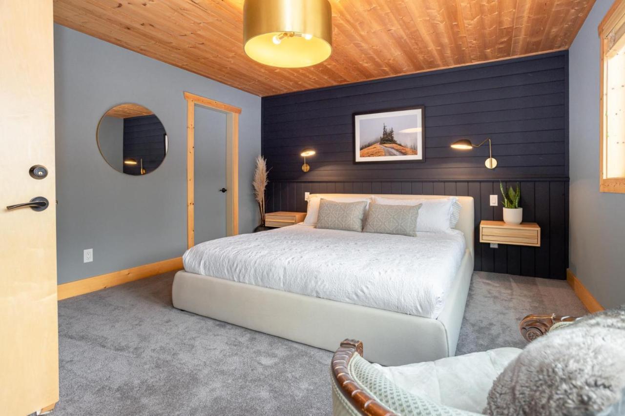 Holiday home | Large Family Chalet, Media Room, Sauna, Hot Tub *