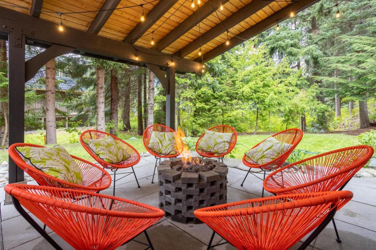 Holiday home | Large Family Chalet, Media Room, Sauna, Hot Tub Whistler