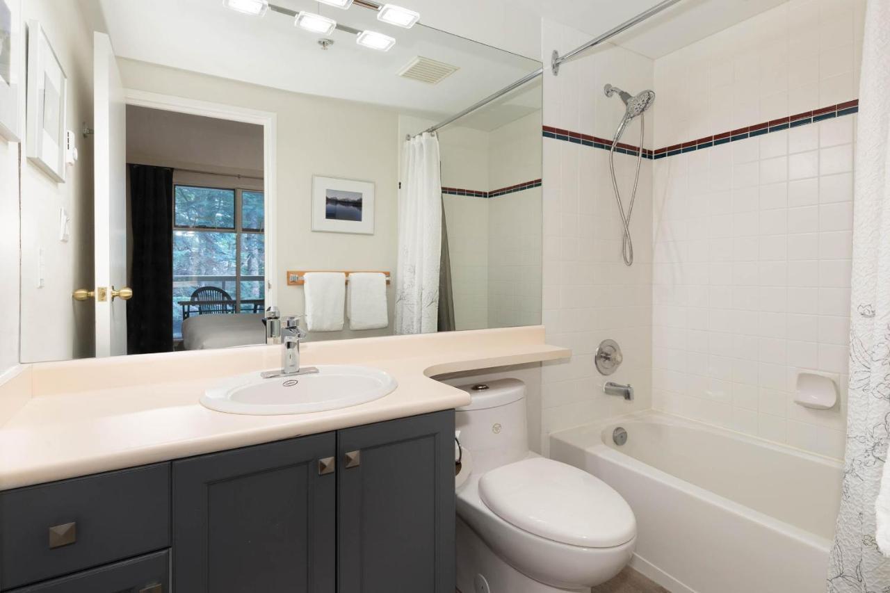 Woodrun 412 | Ski-in-ski-out, Pool, Hot Tub, & Free Parking Holiday home *