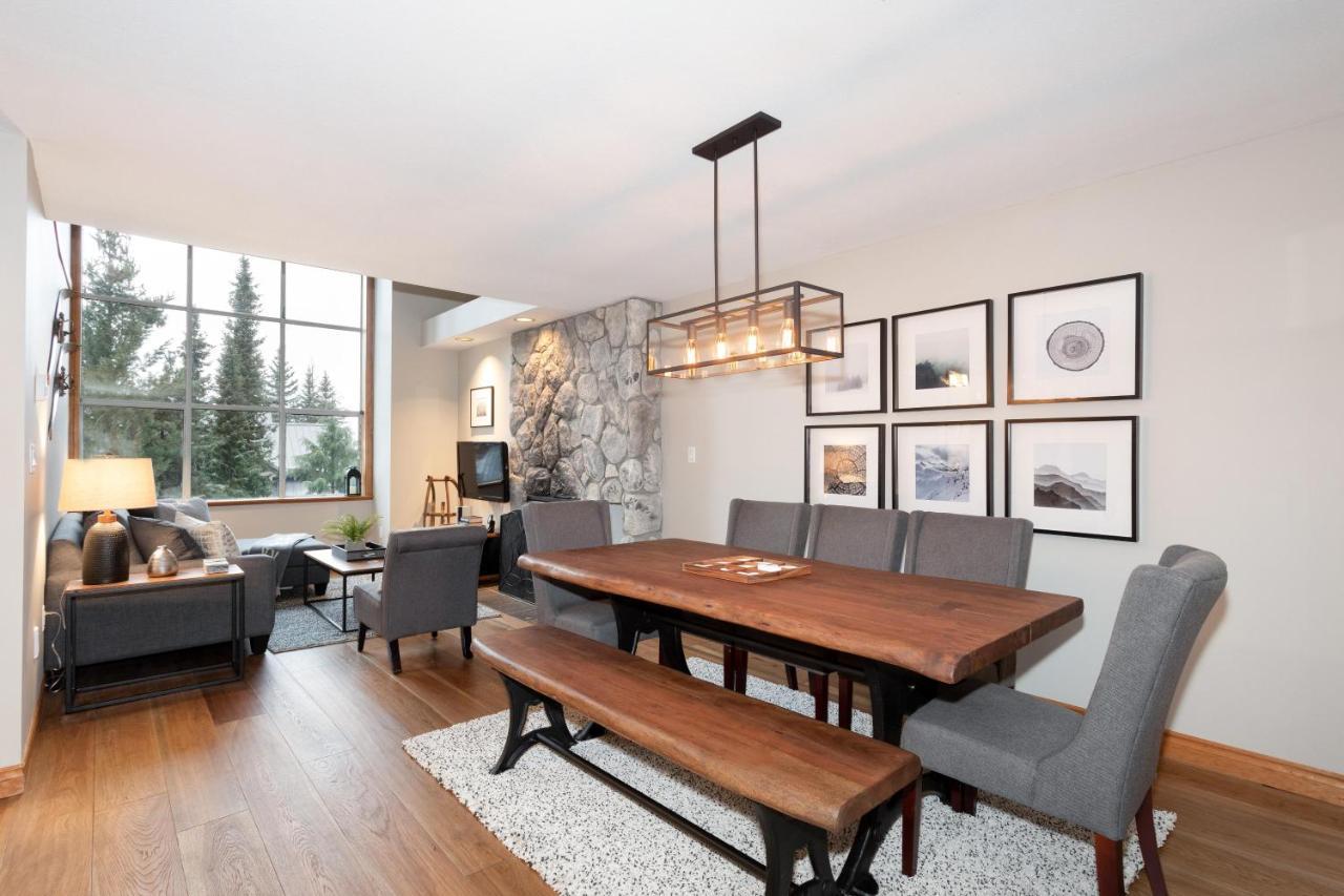 Stoneridge 12 | Modern & Bright Townhome Close To Hill W/ Hot Tub & Parking Holiday home
