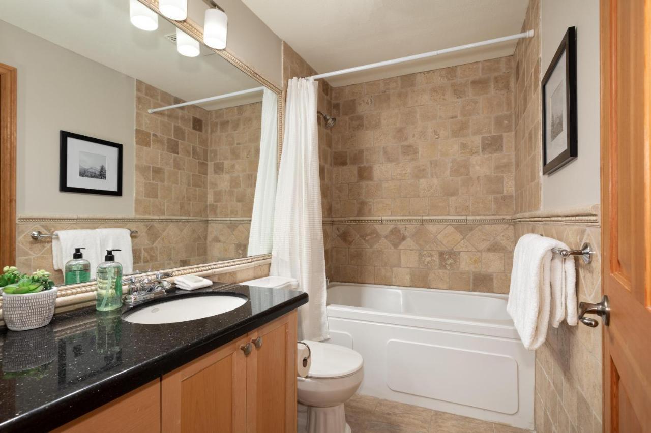 Stoneridge 12 | Modern & Bright Townhome Close To Hill W/ Hot Tub & Parking * Whistler