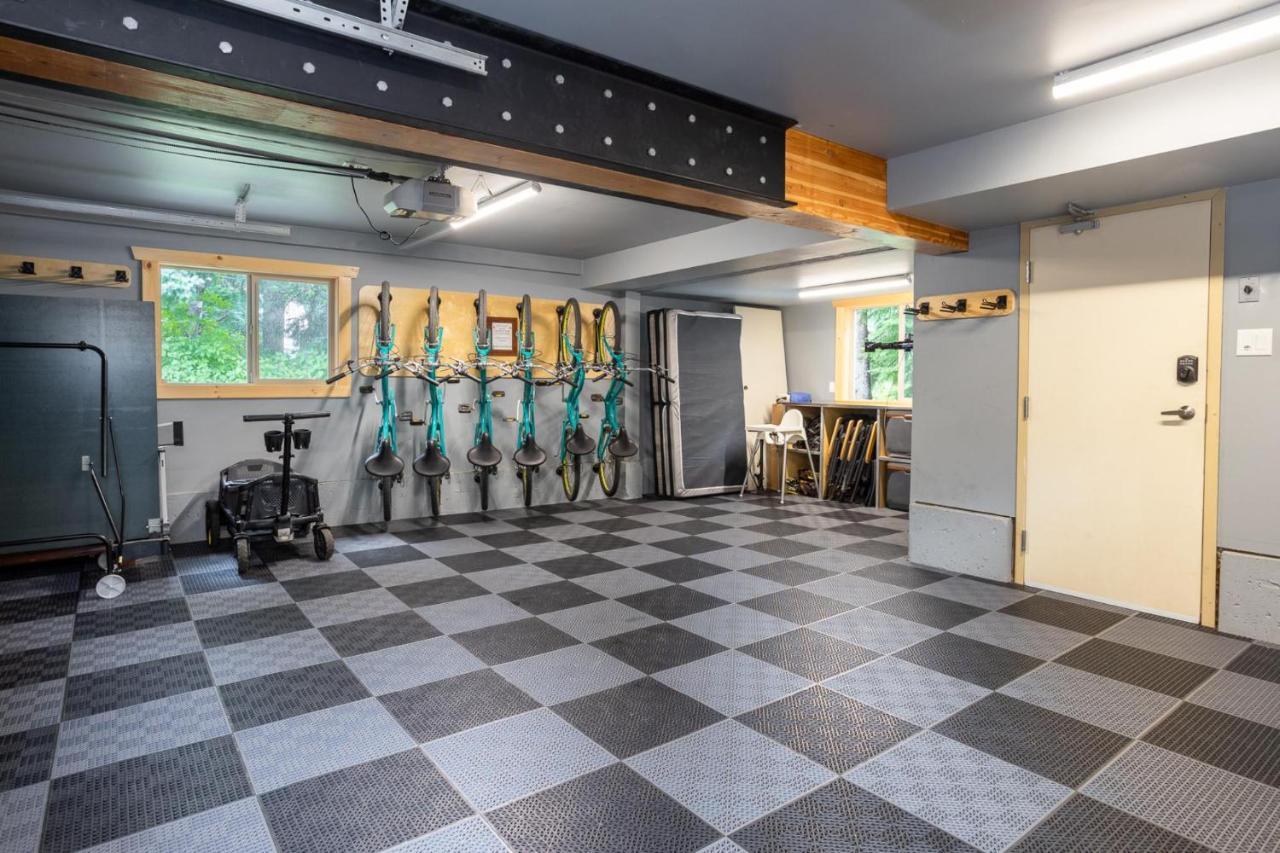 Holiday home | Large Family Chalet, Media Room, Sauna, Hot Tub *