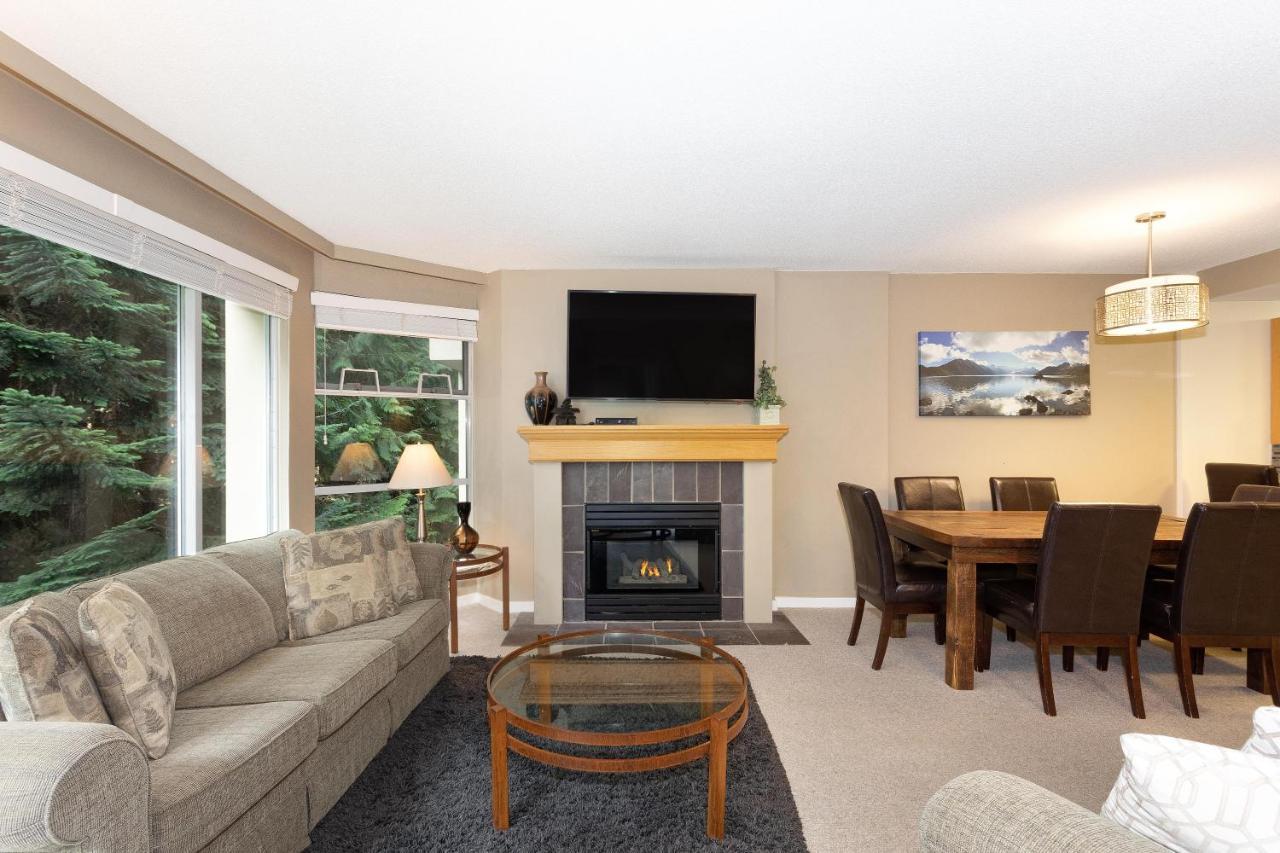 Holiday home Woodrun 514 | Ski-in Ski-out W/ Pool, Hot Tub, Free Parking, Wifi & Laundry Whistler