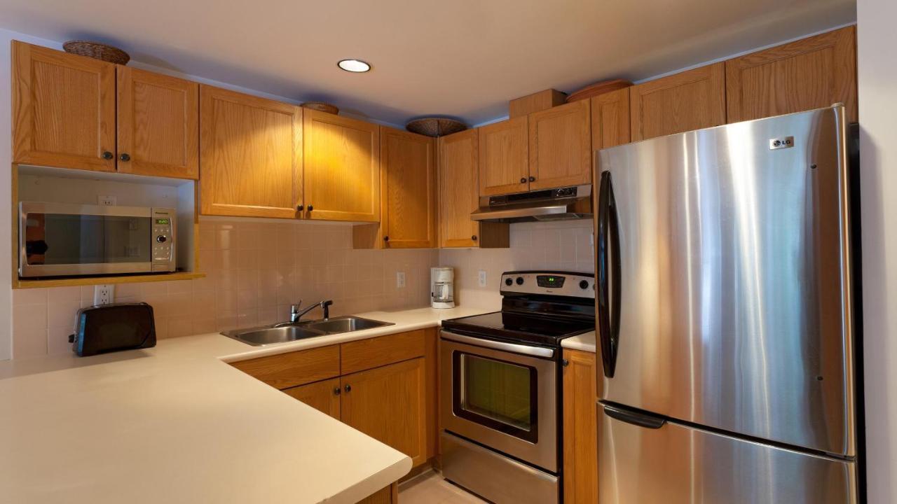 Holiday home Woodrun 416 | Family Ski-in Ski-out Condo, Hot Tub, Heated Pool, Parking & Laundry Whistler