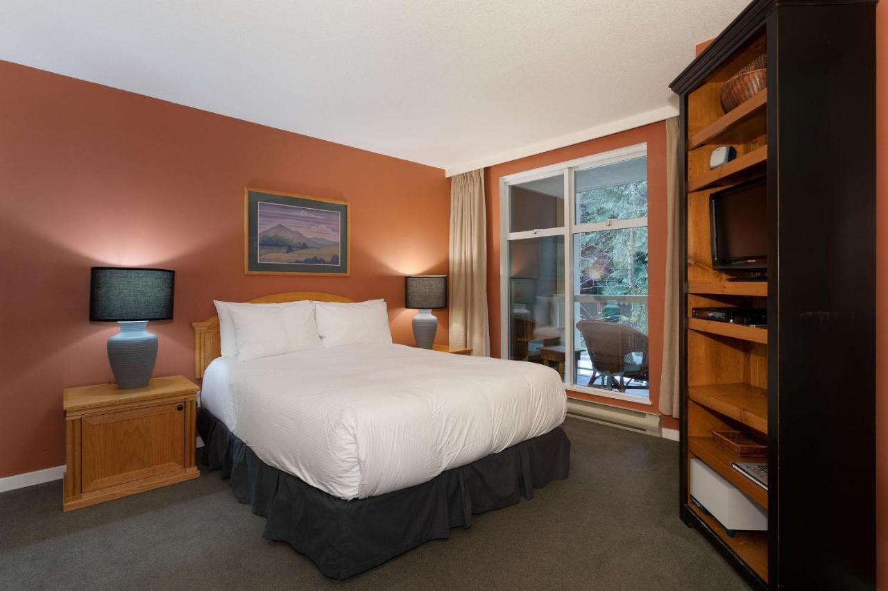 Woodrun 416 | Family Ski-in Ski-out Condo, Hot Tub, Heated Pool, Parking & Laundry Holiday home *