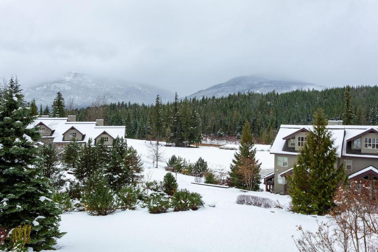 Holiday home Blackcomb Greens 06 | Spacious Townhome, Shared Hot Tub, Near Shuttle & X-country Skiing *