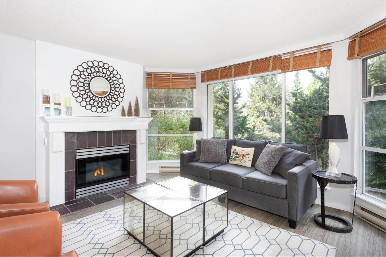Woodrun 107 | New Listing! Ski-in, Ski-out, Heated Pool, Hot Tub & Parking Holiday home
