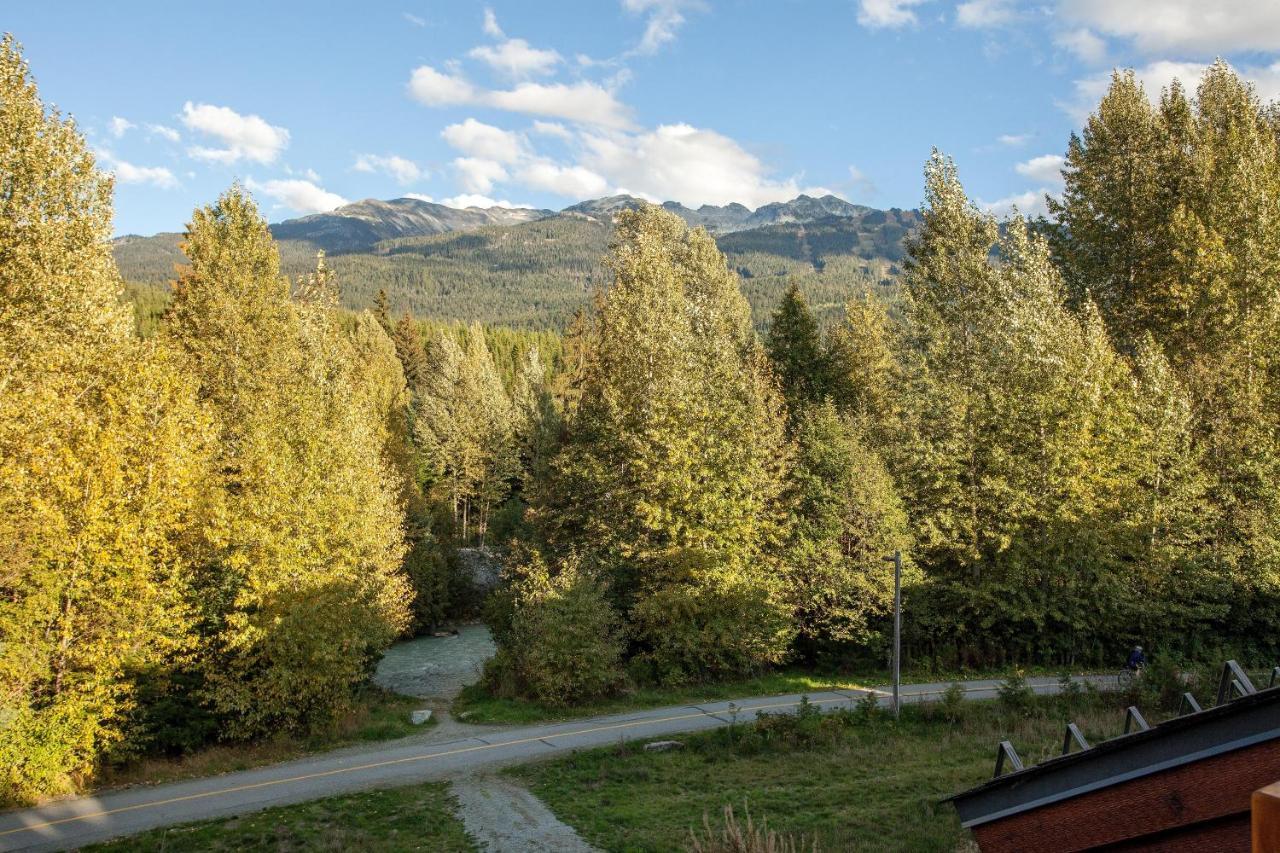 Fitzsimmons Walk 19 | Popular Townhome Near Village With Private Hot Tub & Parking Holiday home Whistler