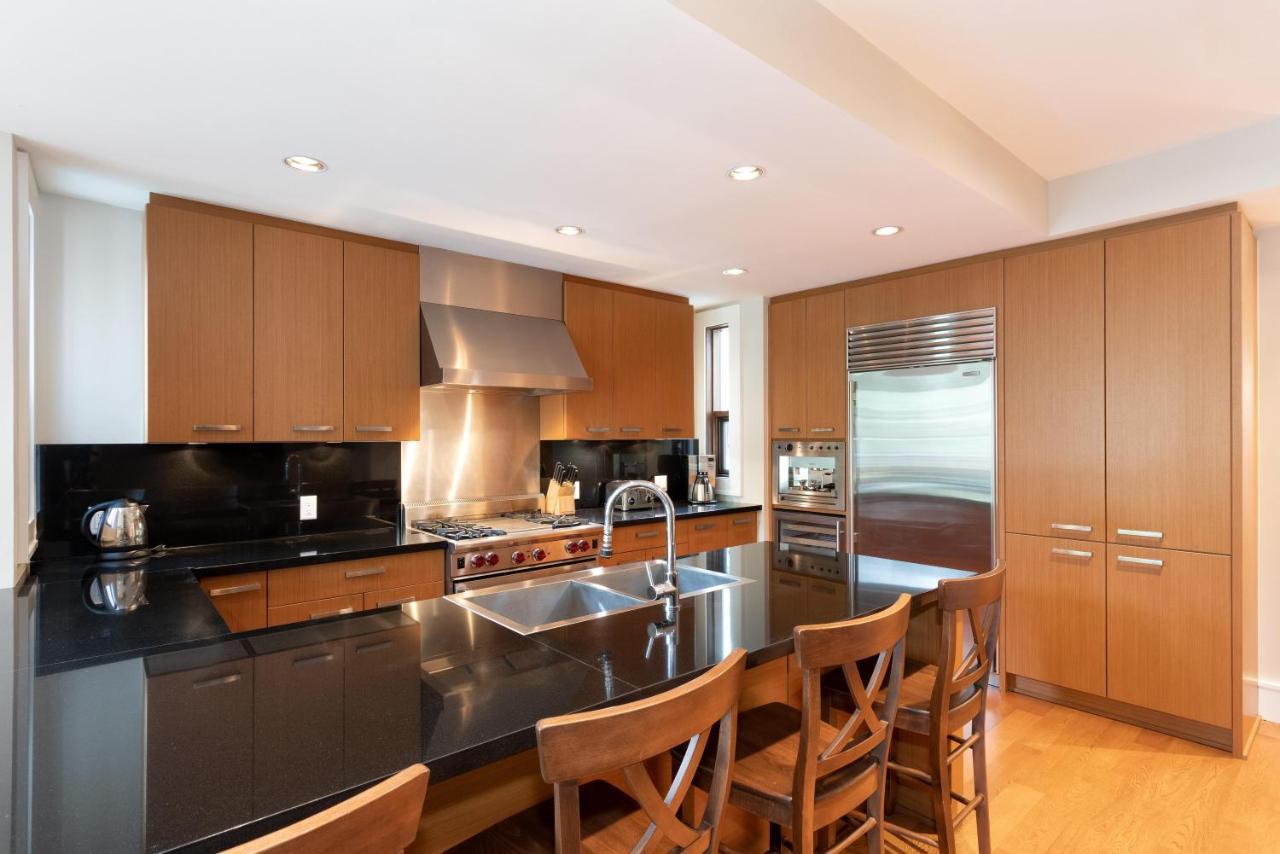 Fitzsimmons Walk 19 | Popular Townhome Near Village With Private Hot Tub & Parking Holiday home