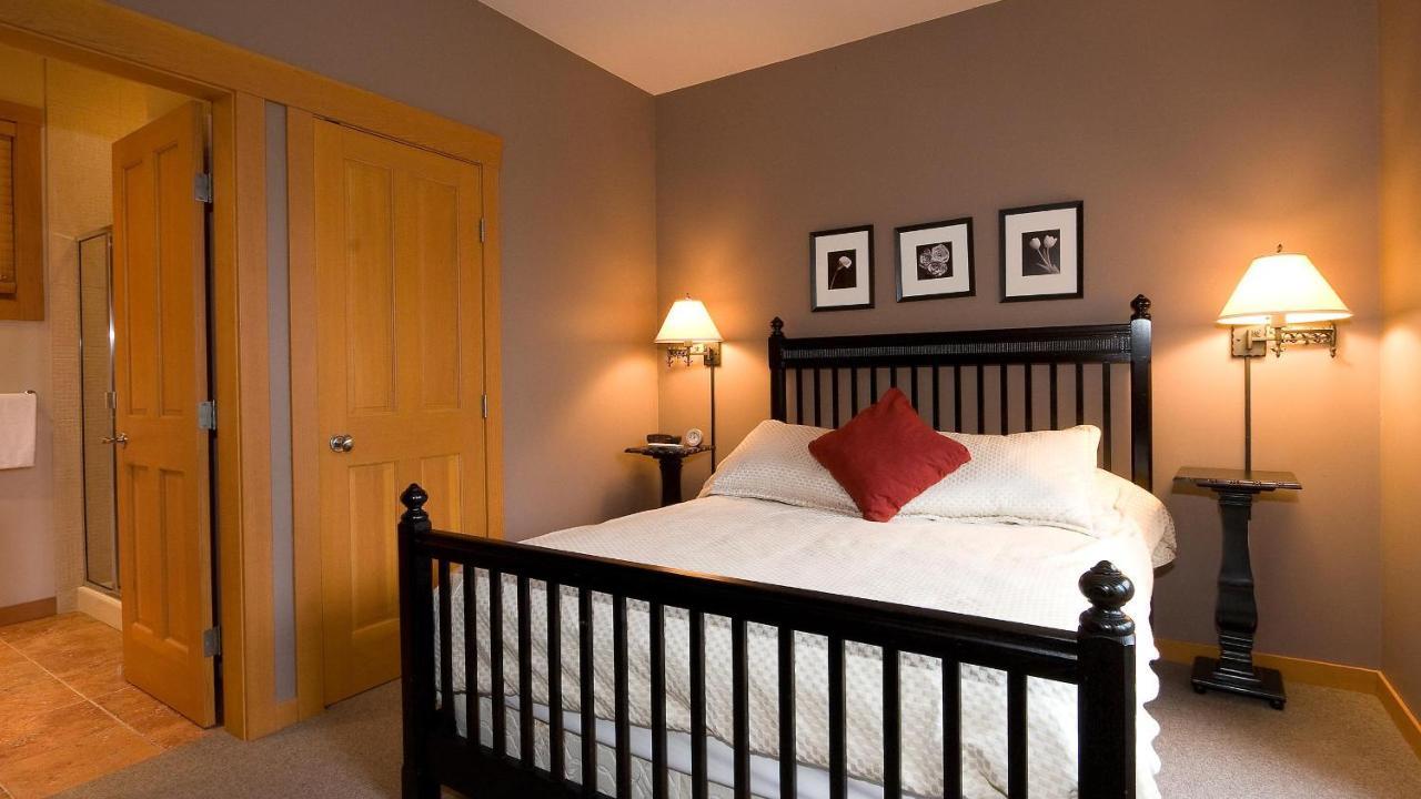 Holiday home Goldenwood 8336 | Family-sized Townhome With Private Hot Tub, Secure Parking & Golf Course Views