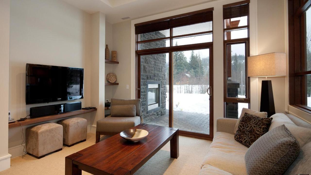 Fitzsimmons Walk 24 | Luxurious Townhome With Mountain Views, Hot Tub & Garage *