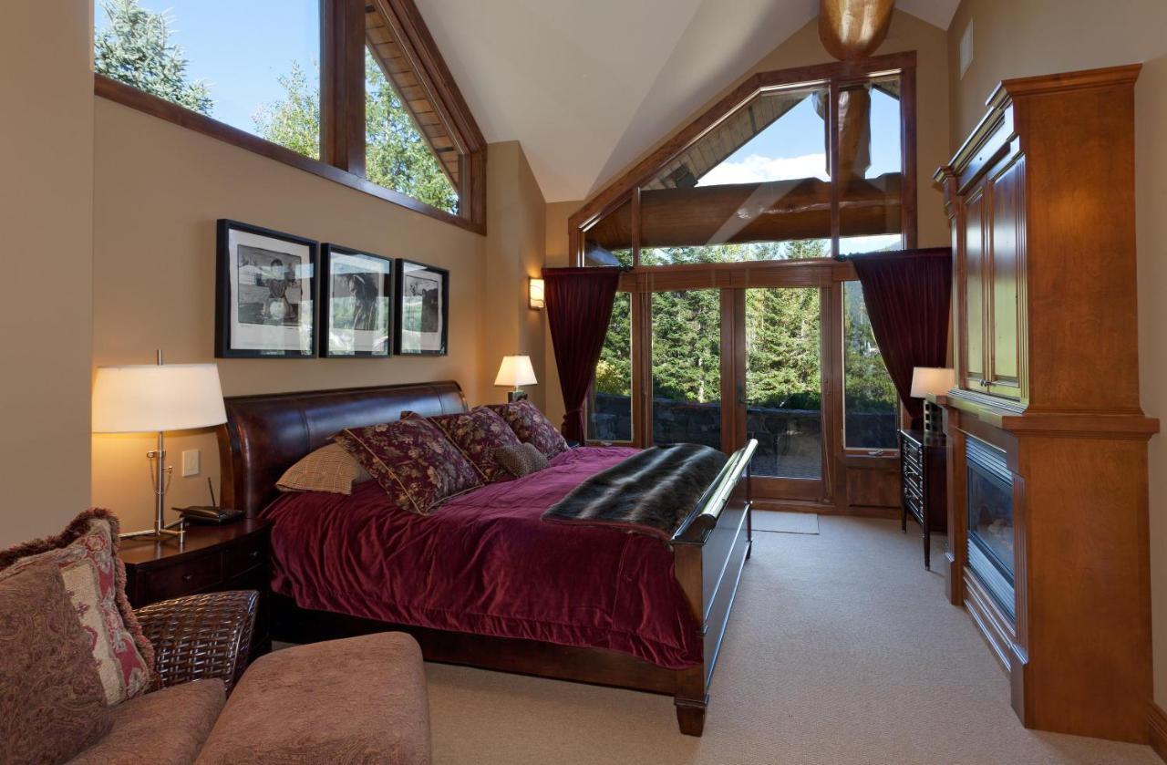 Holiday home Alpine View | Popular Chalet, Hot Tub, Theatre Room, Stunning Views Whistler