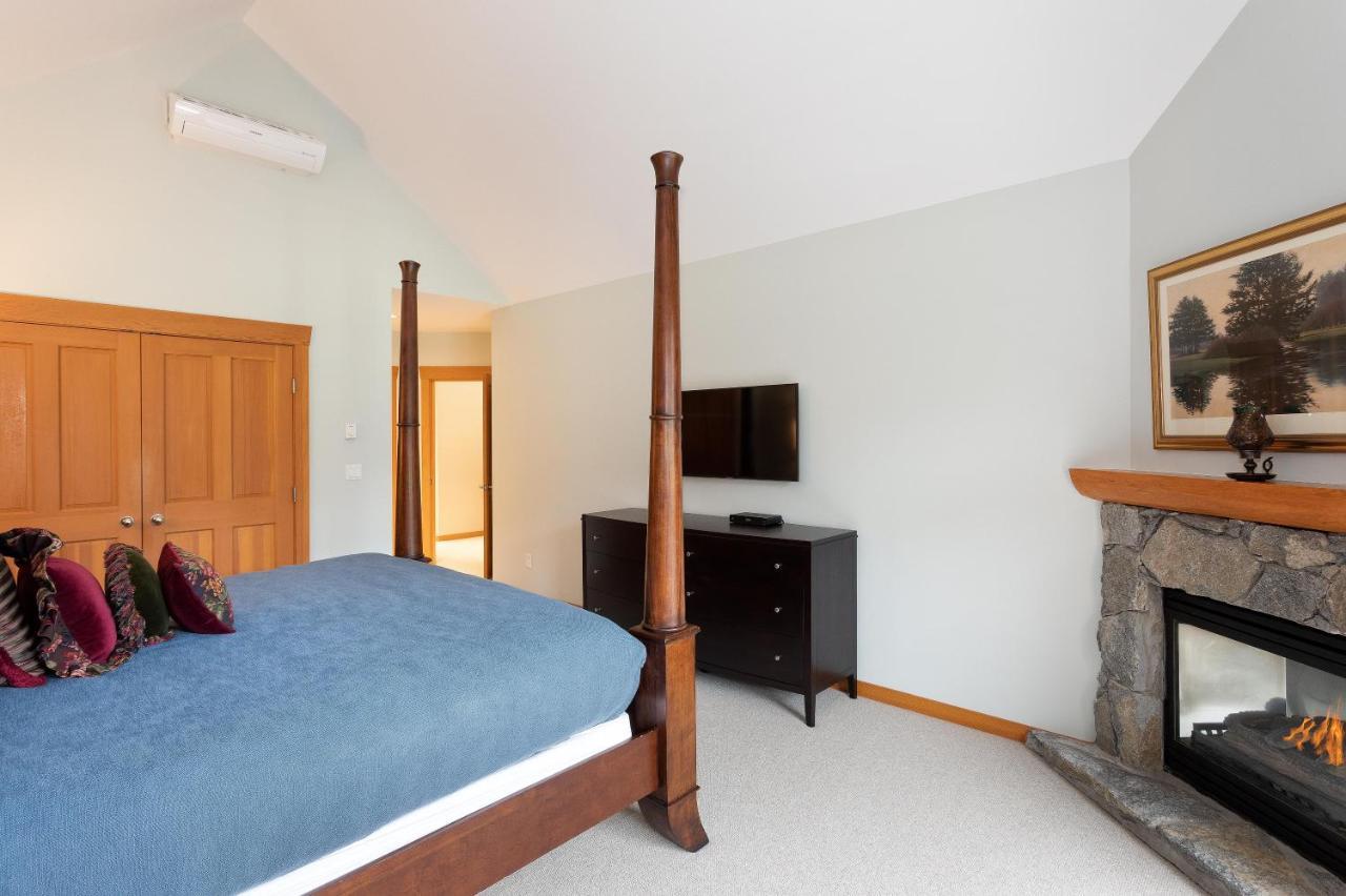 Holiday home Goldenwood 8337 | Townhome W/ Panoramic Fairway View, Top-deck Hot Tub, 2 Car Garage