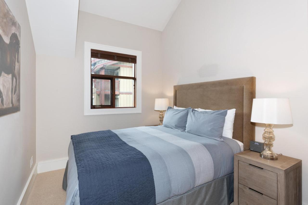 Fitzsimmons Walk 19 | Popular Townhome Near Village With Private Hot Tub & Parking * Whistler