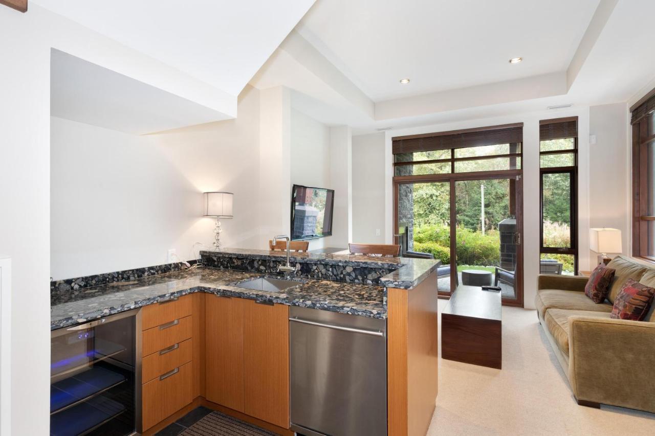Fitzsimmons Walk 19 | Popular Townhome Near Village With Private Hot Tub & Parking Holiday home Whistler