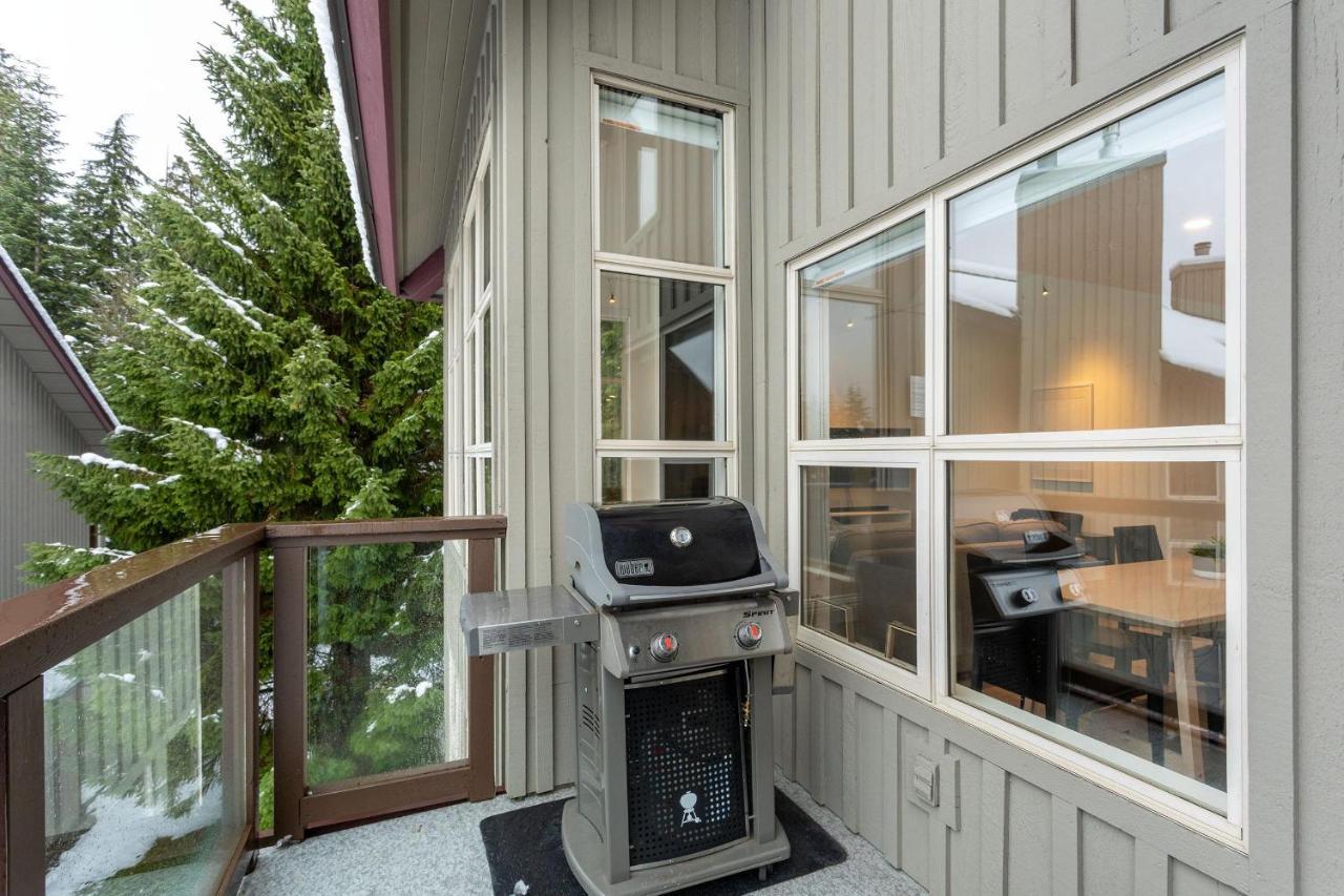 Blackcomb Greens 20 | Stylish Townhome With Parking, Shared Hot Tub, Village Shuttle, Views *