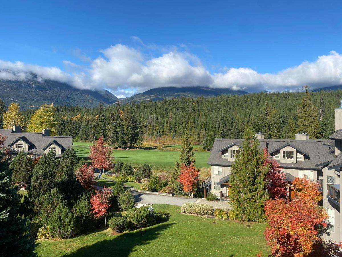 Holiday home Blackcomb Greens 20 | Stylish Townhome With Parking, Shared Hot Tub, Village Shuttle, Views Whistler