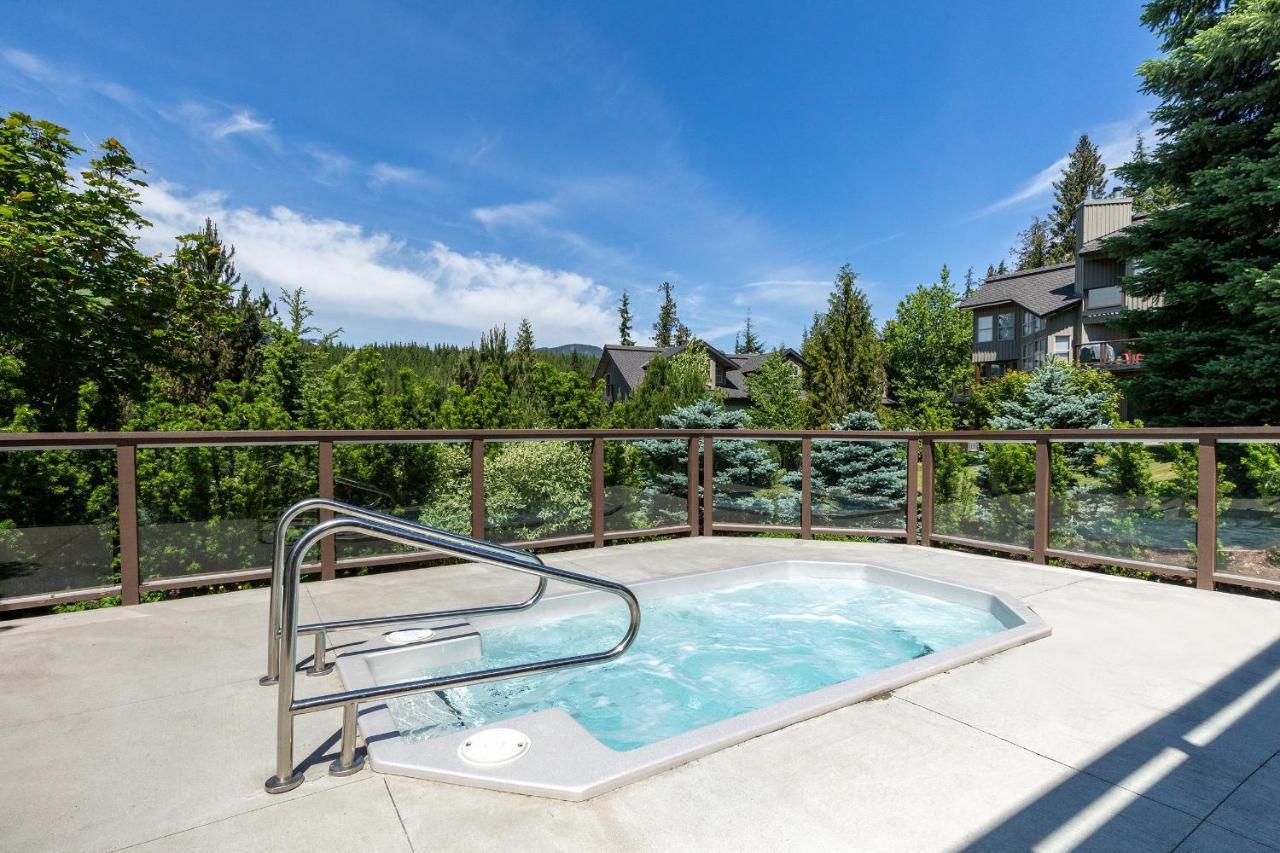 Blackcomb Greens 20 | Stylish Townhome With Parking, Shared Hot Tub, Village Shuttle, Views Whistler