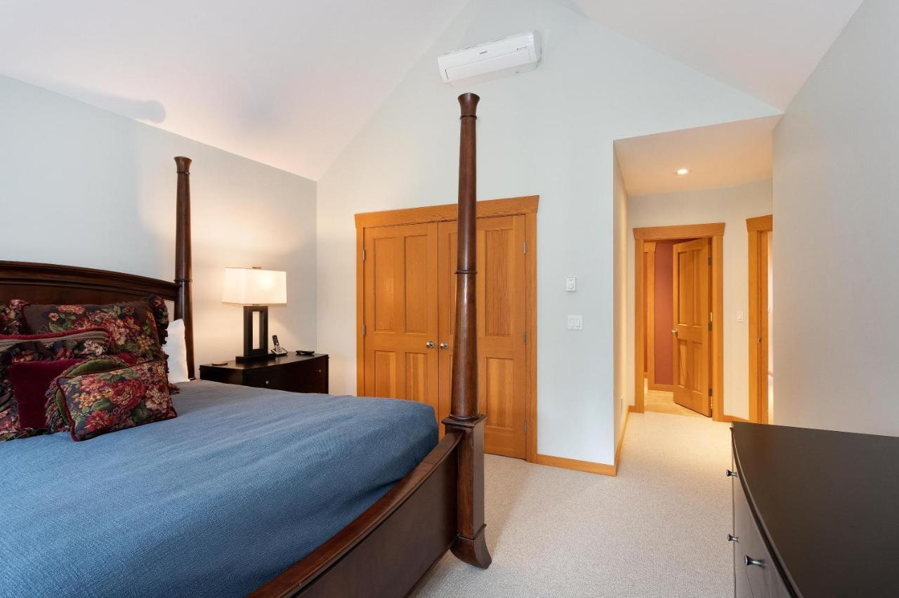 Goldenwood 8337 | Townhome W/ Panoramic Fairway View, Top-deck Hot Tub, 2 Car Garage * Whistler