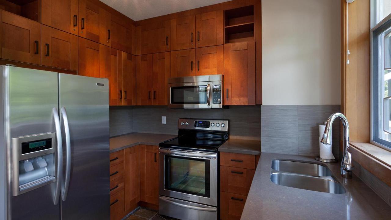 Holiday home Granite Court 407 | Village Townhouse With Fireplace & Views Of Blackcomb