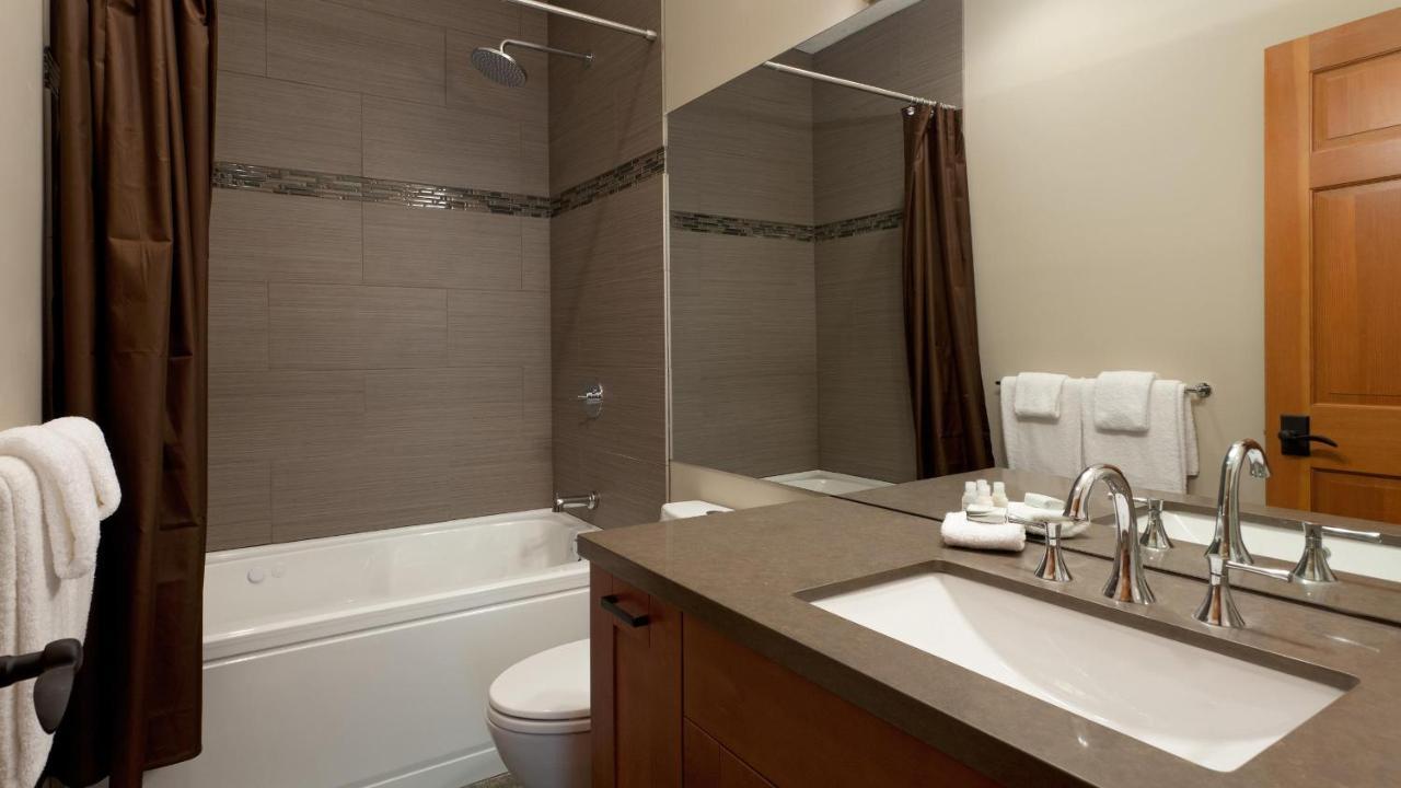 Granite Court 407 | Village Townhouse With Fireplace & Views Of Blackcomb Holiday home Whistler