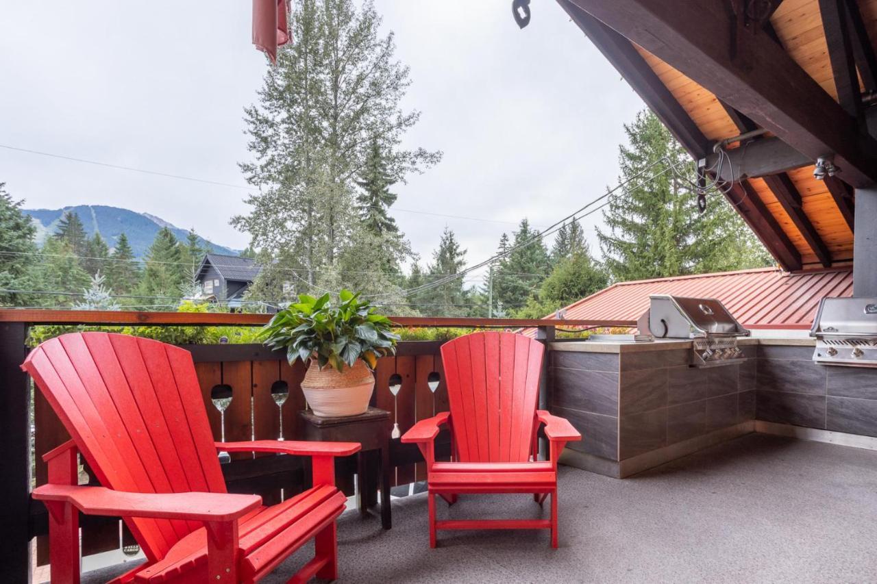 Holiday home | Large Family Chalet, Media Room, Sauna, Hot Tub Whistler