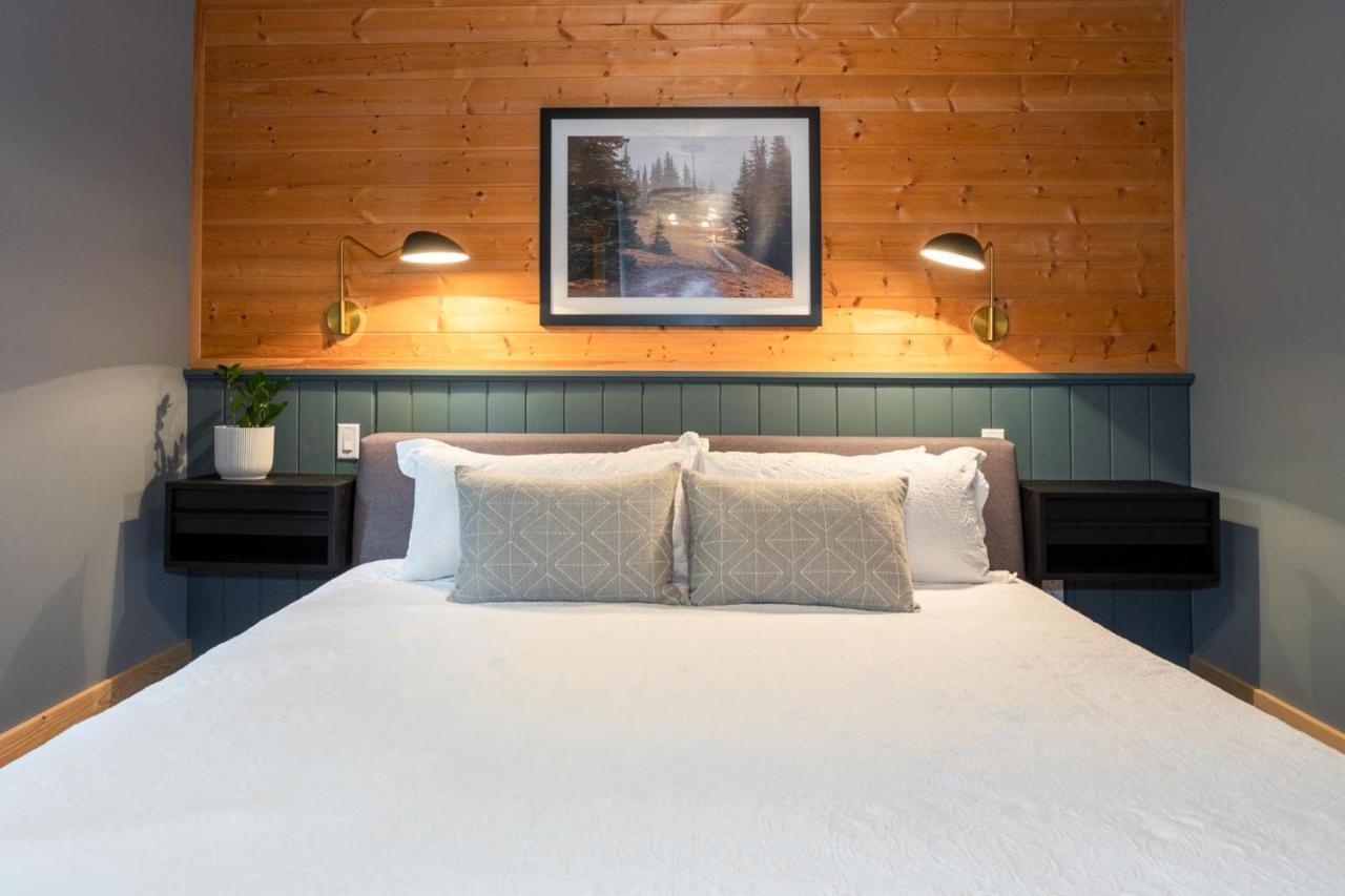 Holiday home | Large Family Chalet, Media Room, Sauna, Hot Tub *