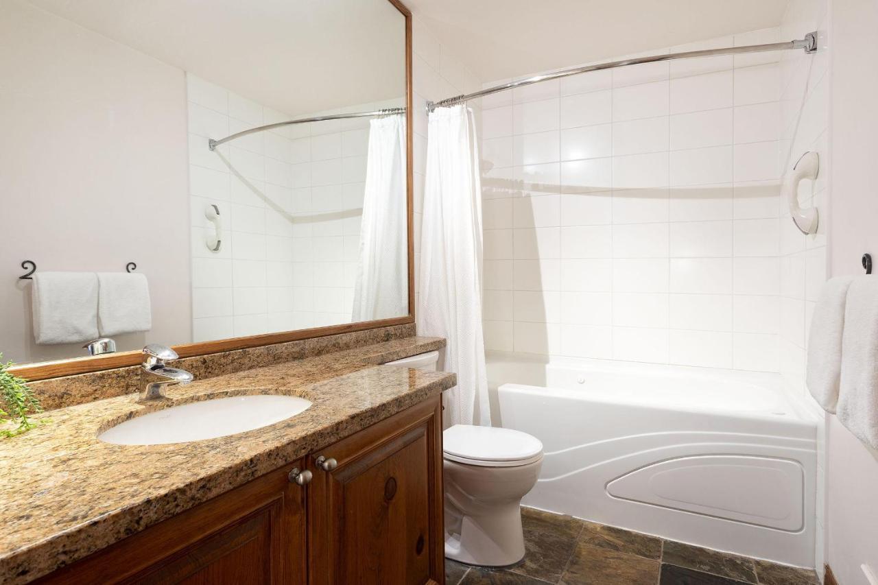 Blackcomb Greens 06 | Spacious Townhome, Shared Hot Tub, Near Shuttle & X-country Skiing * Whistler