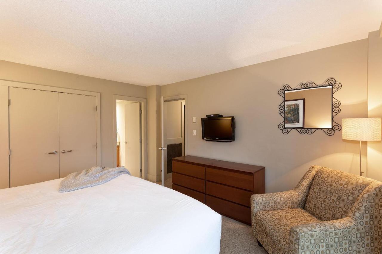 Holiday home Woodrun 503 | Ski-in-ski-out, Upper Floor Views, Pool, Hot Tub, Gym