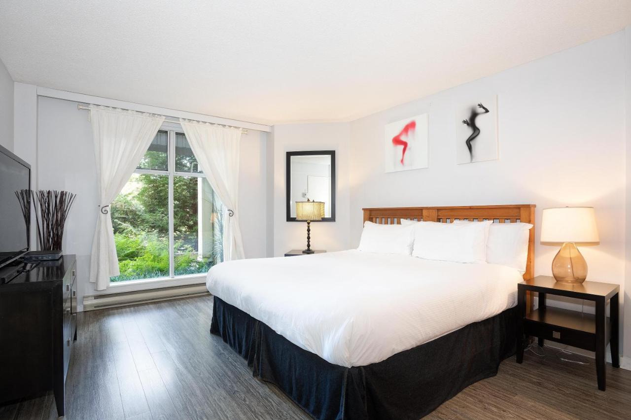 Holiday home Woodrun 107 | New Listing! Ski-in, Ski-out, Heated Pool, Hot Tub & Parking