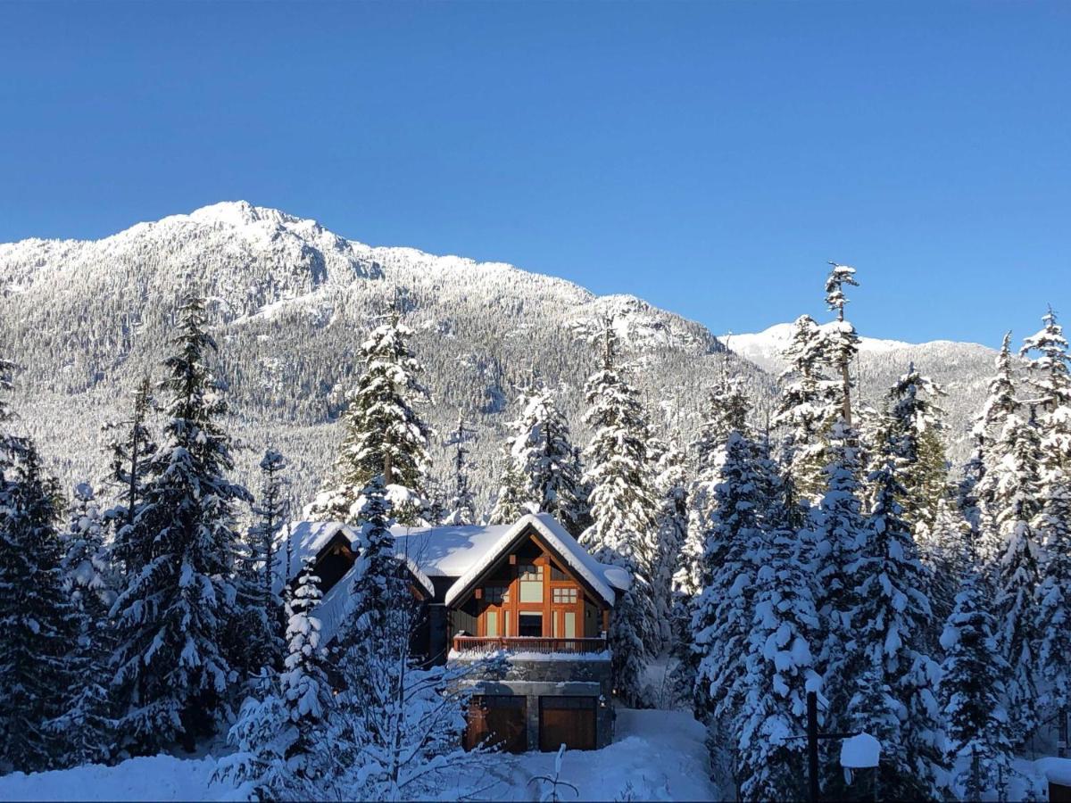 Holiday home Kadenwood 2972 | Mountainside With Hot Tub, Views, Pool Table & Outdoor Fireplace Whistler