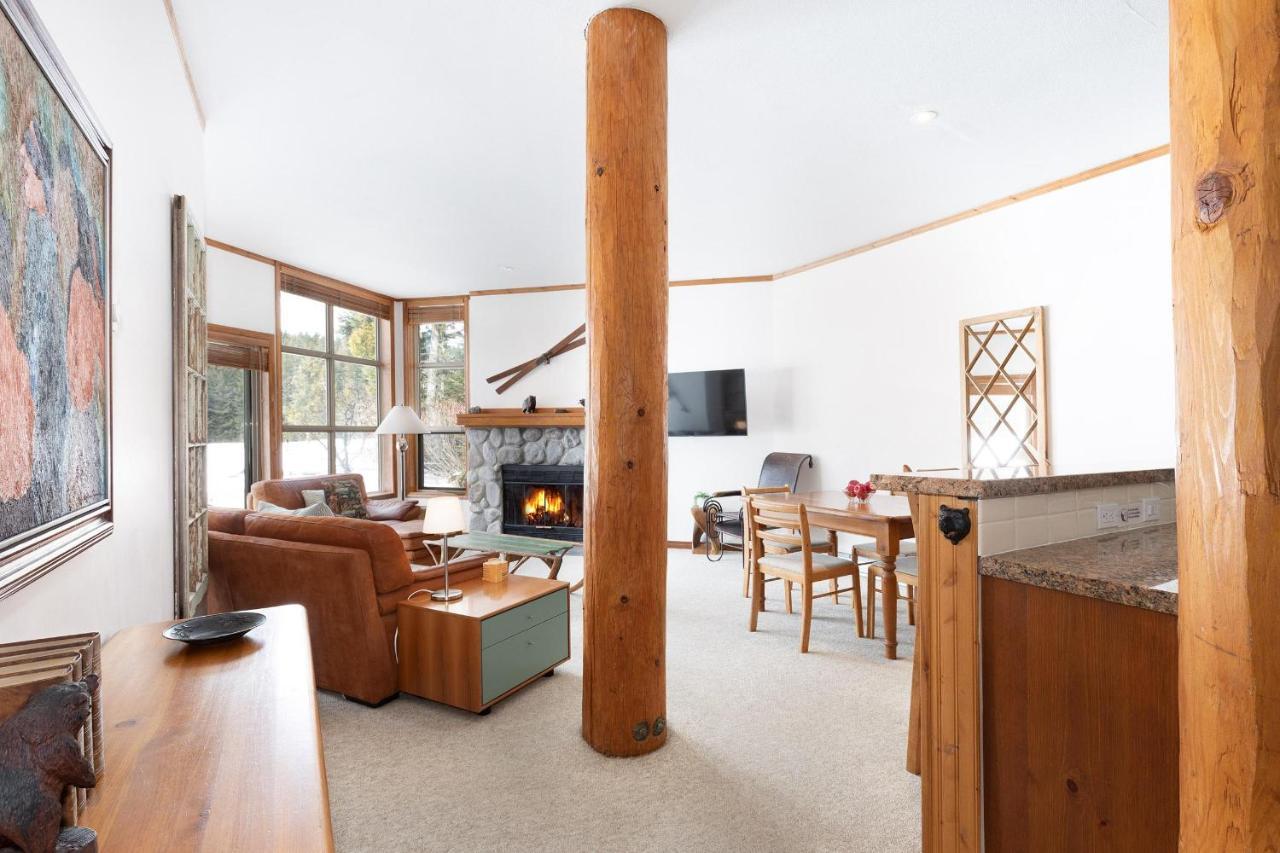 Holiday home Blackcomb Greens 06 | Spacious Townhome, Shared Hot Tub, Near Shuttle & X-country Skiing Whistler