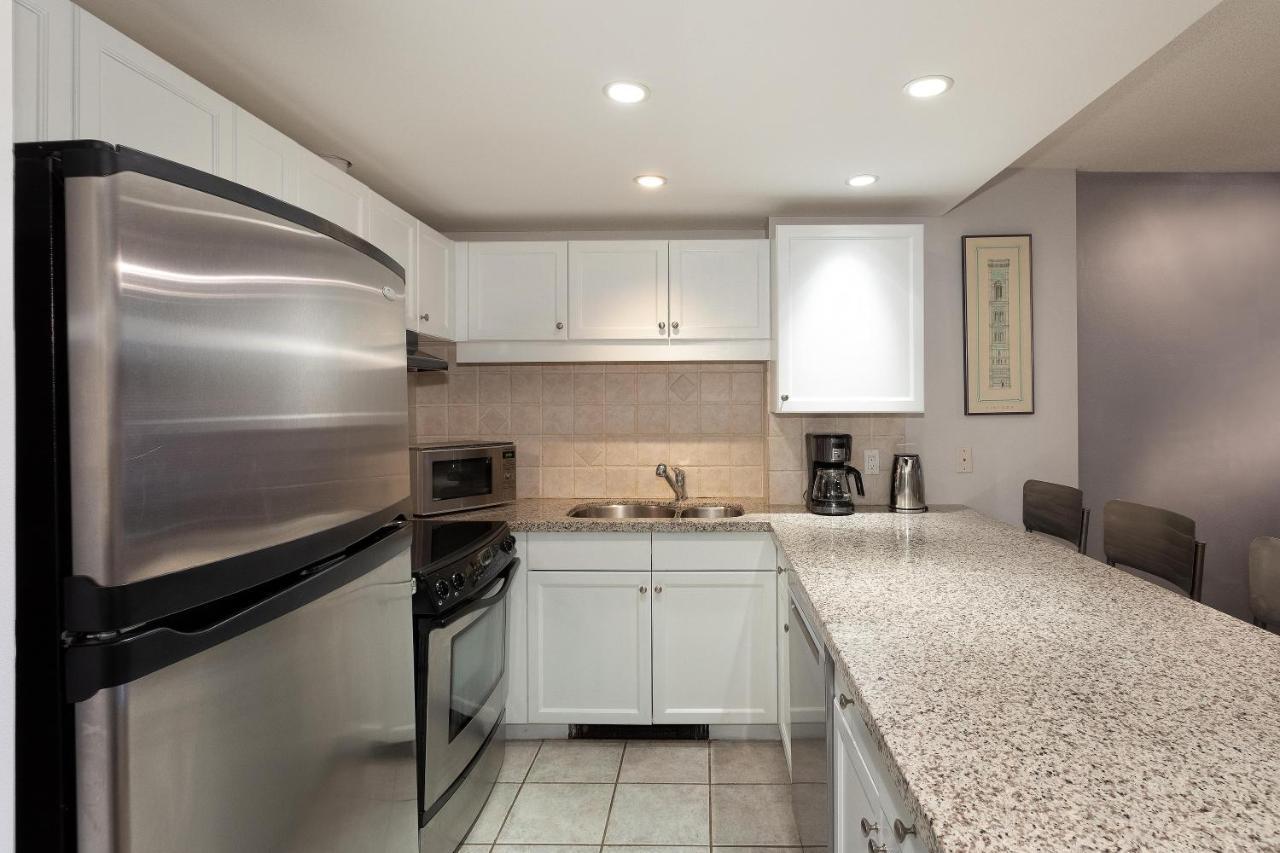Woodrun 107 | New Listing! Ski-in, Ski-out, Heated Pool, Hot Tub & Parking Holiday home *
