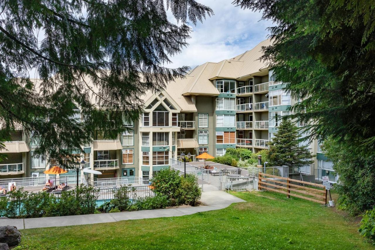 Woodrun 107 | New Listing! Ski-in, Ski-out, Heated Pool, Hot Tub & Parking Holiday home *