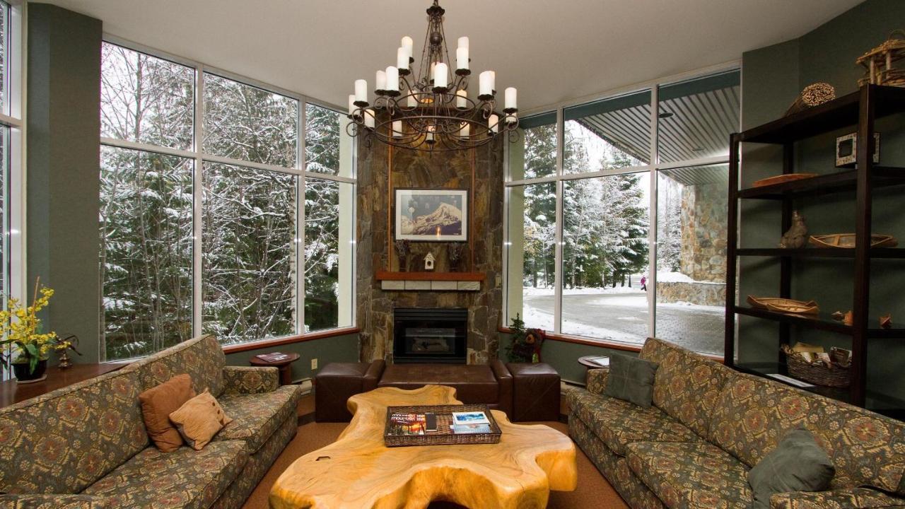 Woodrun 107 | New Listing! Ski-in, Ski-out, Heated Pool, Hot Tub & Parking Holiday home Whistler
