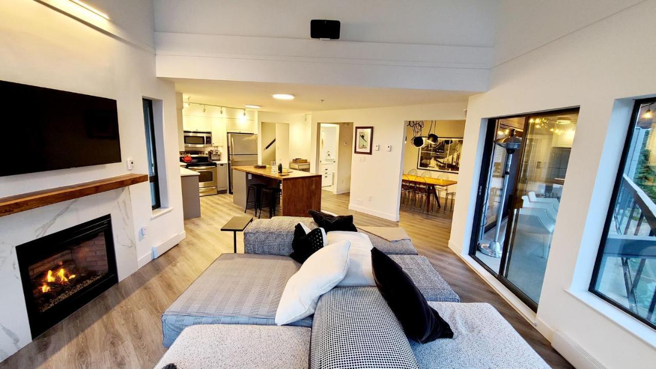 Newly Renovated! Spacious 3 Bedrooms Enclosed Loft Bedroom And Tv Room! * Whistler
