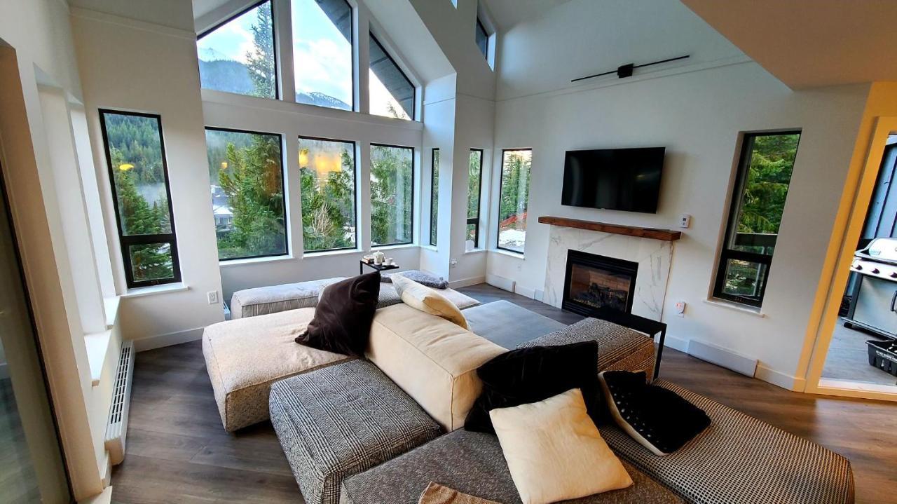 Holiday home Newly Renovated! Spacious 3 Bedrooms Enclosed Loft Bedroom And Tv Room! *