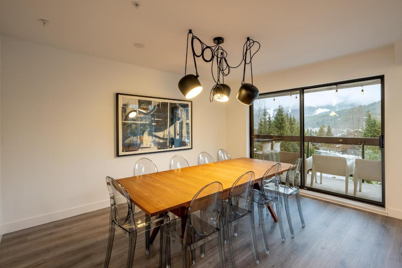 Newly Renovated! Spacious 3 Bedrooms Enclosed Loft Bedroom And Tv Room! Whistler